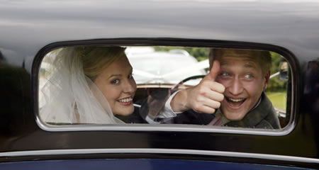 Thumbs up - Bride & Groom